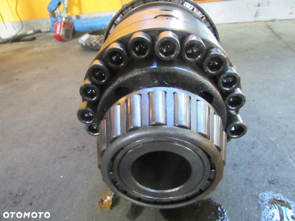 Mechanizm różnicowy przód Massey Ferguson Valtra seria T T183 T174 T194 T214 T234 T254 - 3