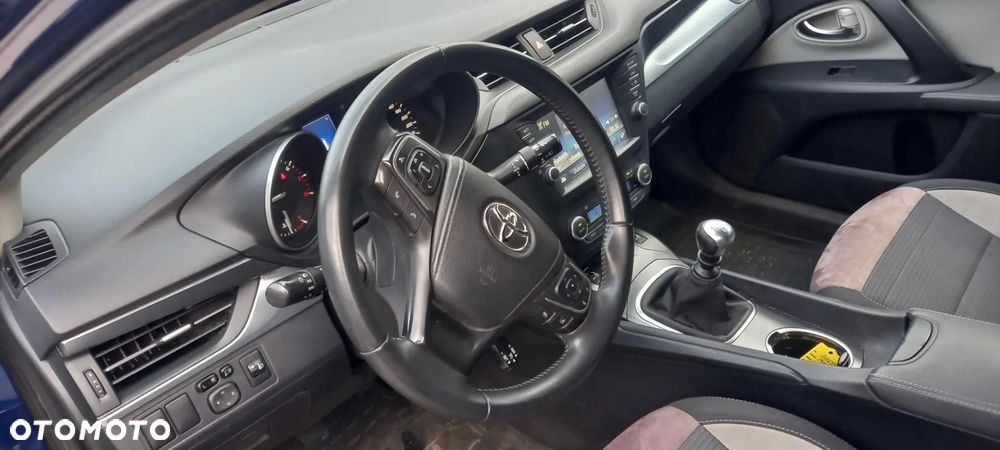 Toyota Avensis Touring Sports 1.8 Executive - 10