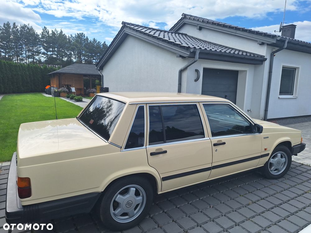 Volvo Seria 700 - 28