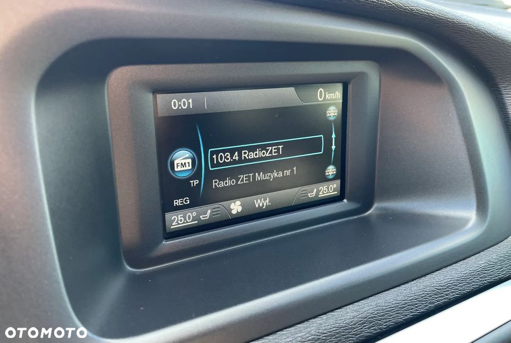 Volvo V40 T2 Momentum - 19