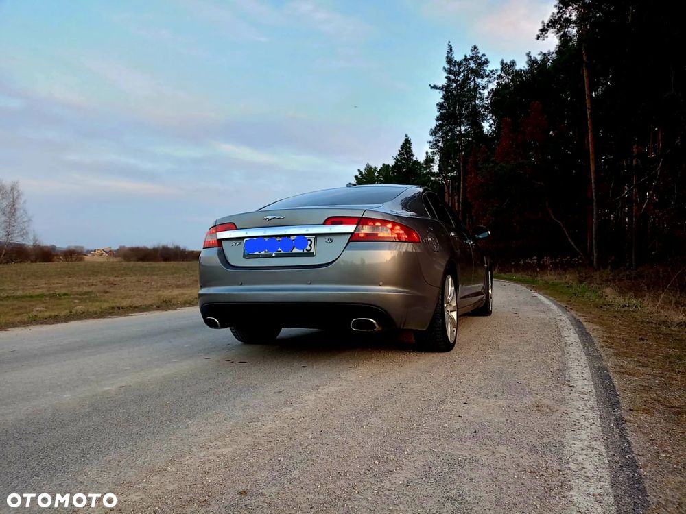 Jaguar XF 2.7 V6 D Premium Luxury - 5