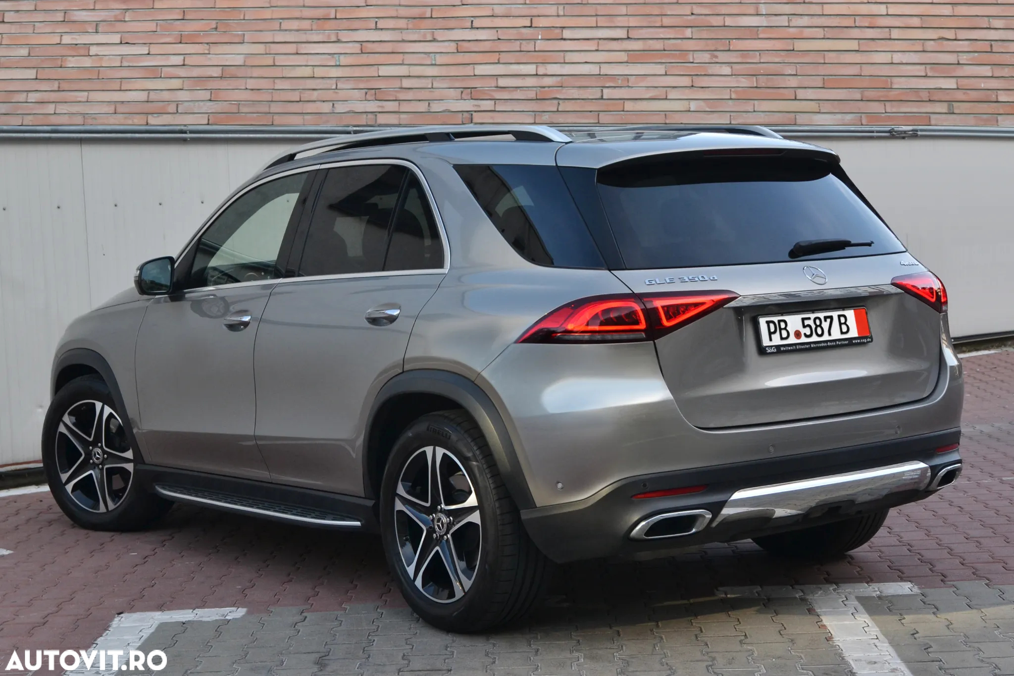 Mercedes-Benz GLE 350 d 4Matic 9G-TRONIC AMG Line - 6