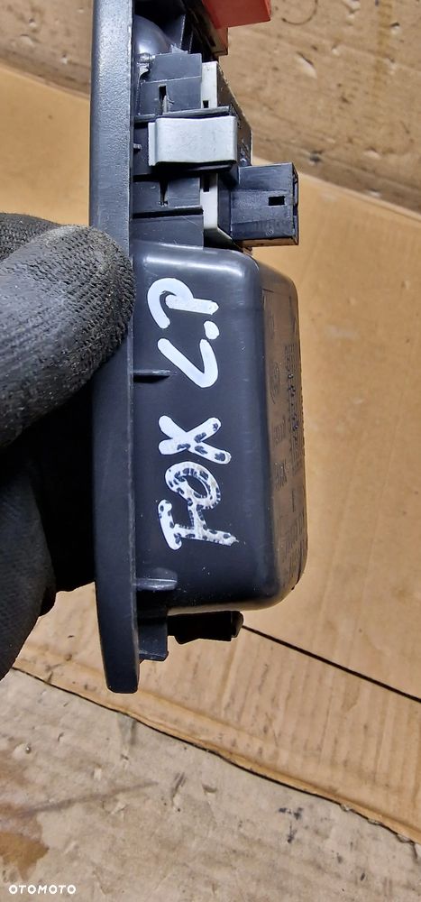 Przełącznik panel szyb lewy przód VW Fox 5Z0867171 - 5