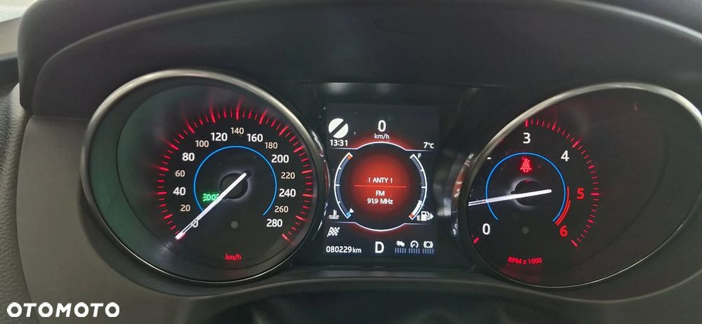 Jaguar F-Pace 2.0 i4D AWD R-Sport - 35