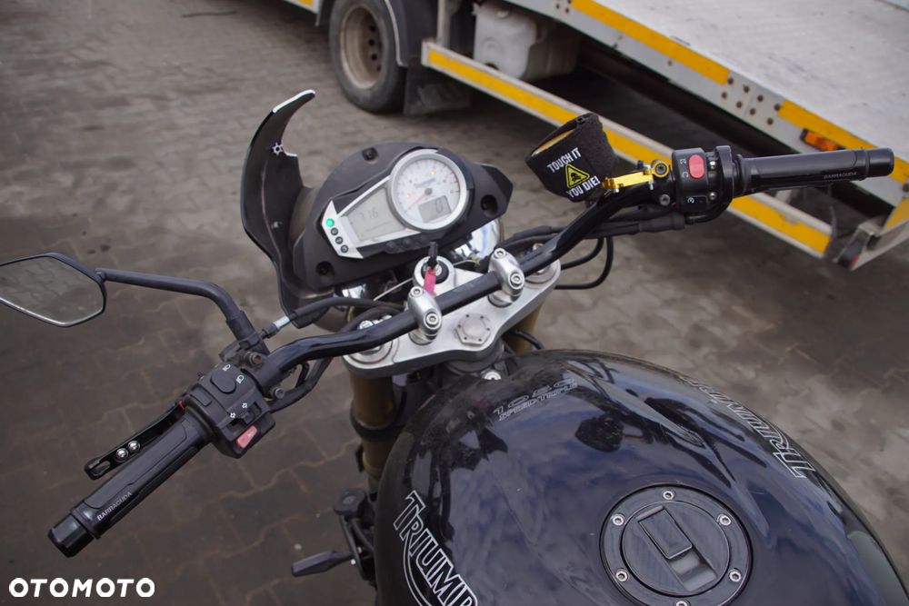 Motocykl na części - Triumph Speed Triple IV 1050 515NJ 131 KM 2005R Silnik Skrzynia Rama Lampa Siedzenie Gmol Przełącznik Manetka Laga Monowahacz Amortyzator Owiewka Osłona Sterownik Moduł Czujnik Licznik - 10