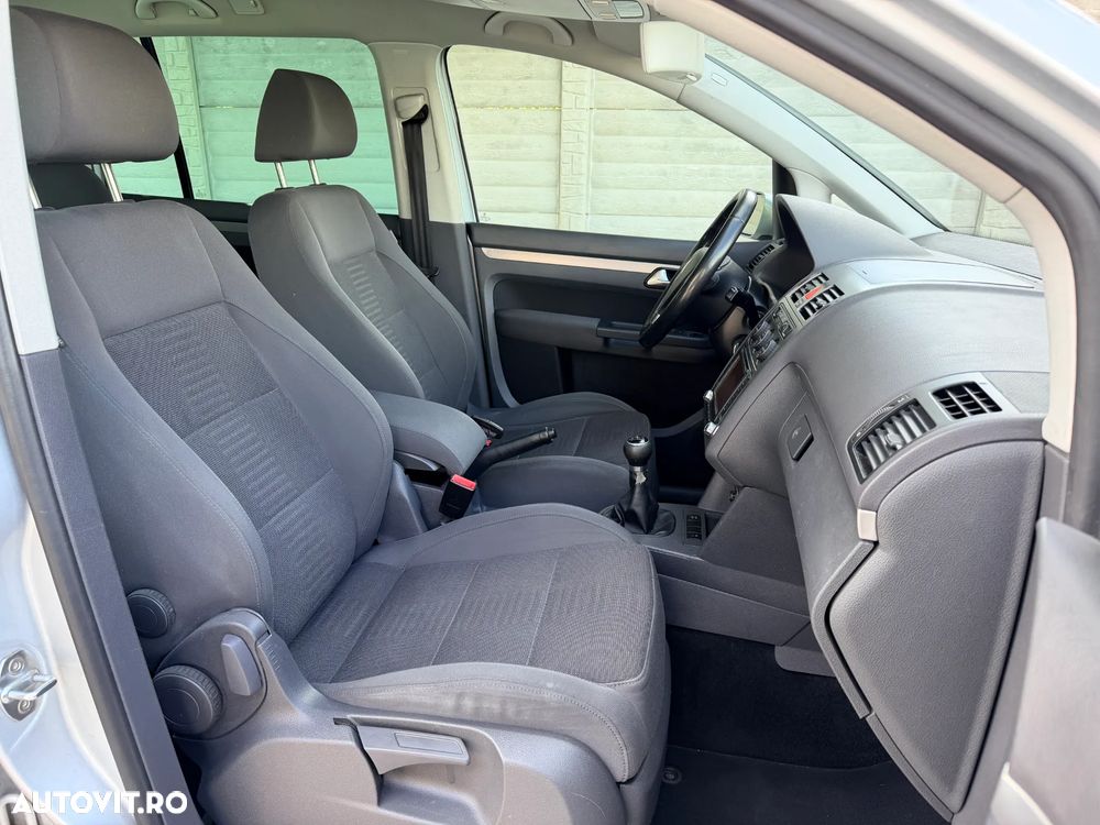 Volkswagen Touran 2.0 TDI DPF Highline - 6
