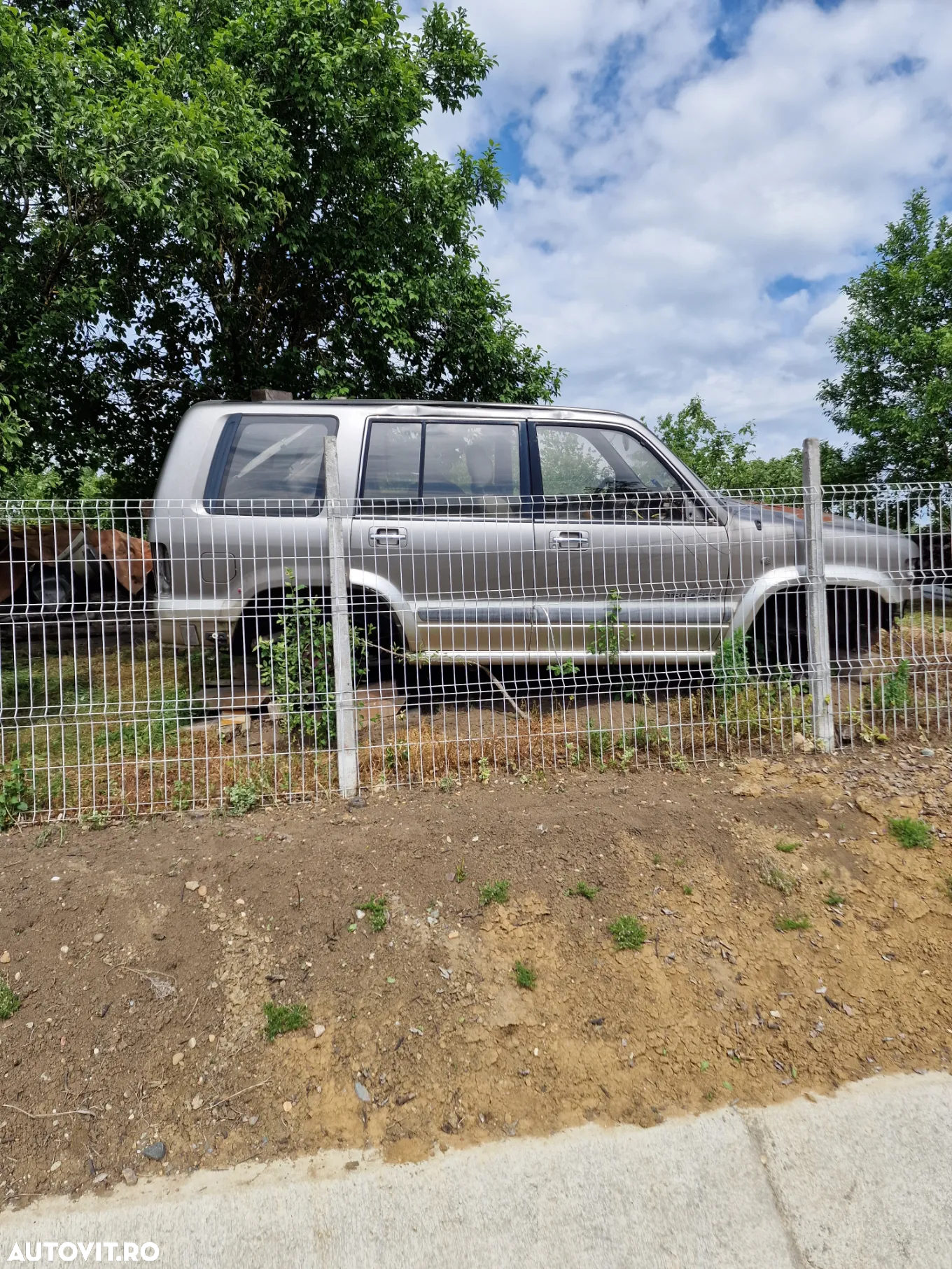 Dezmembrez doua Isuzu Trooper 3.0d - 4