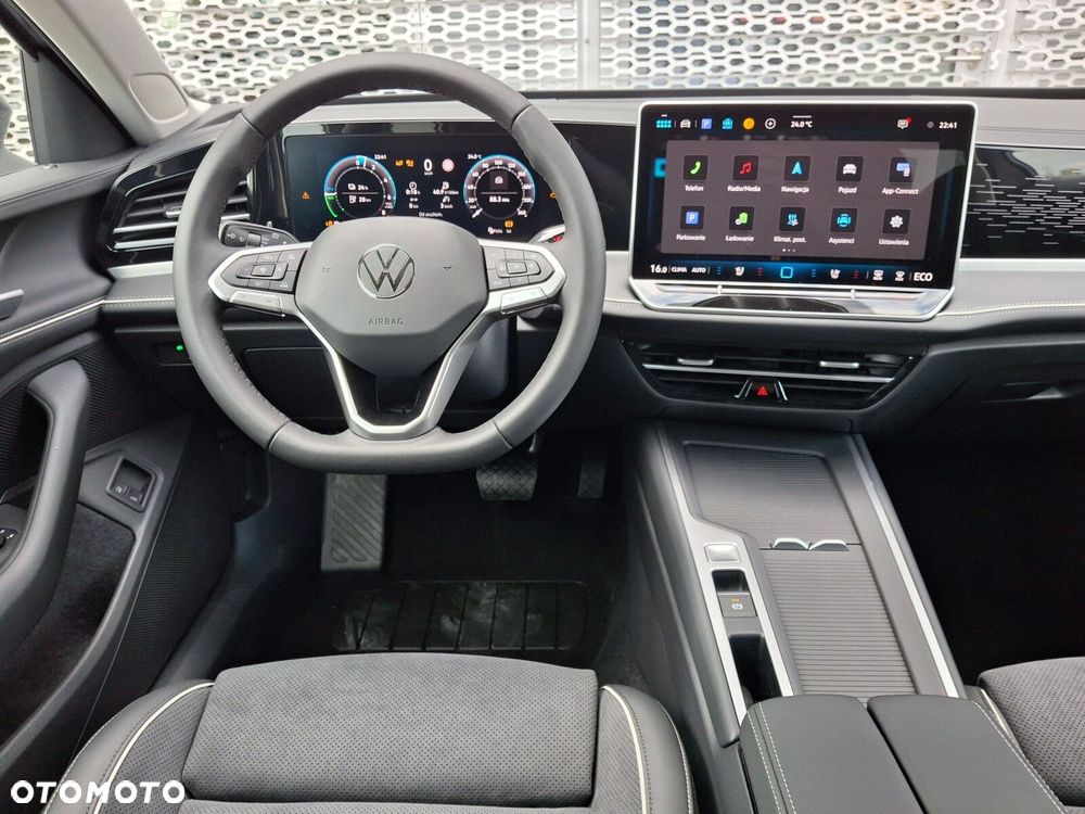 Volkswagen Passat - 25