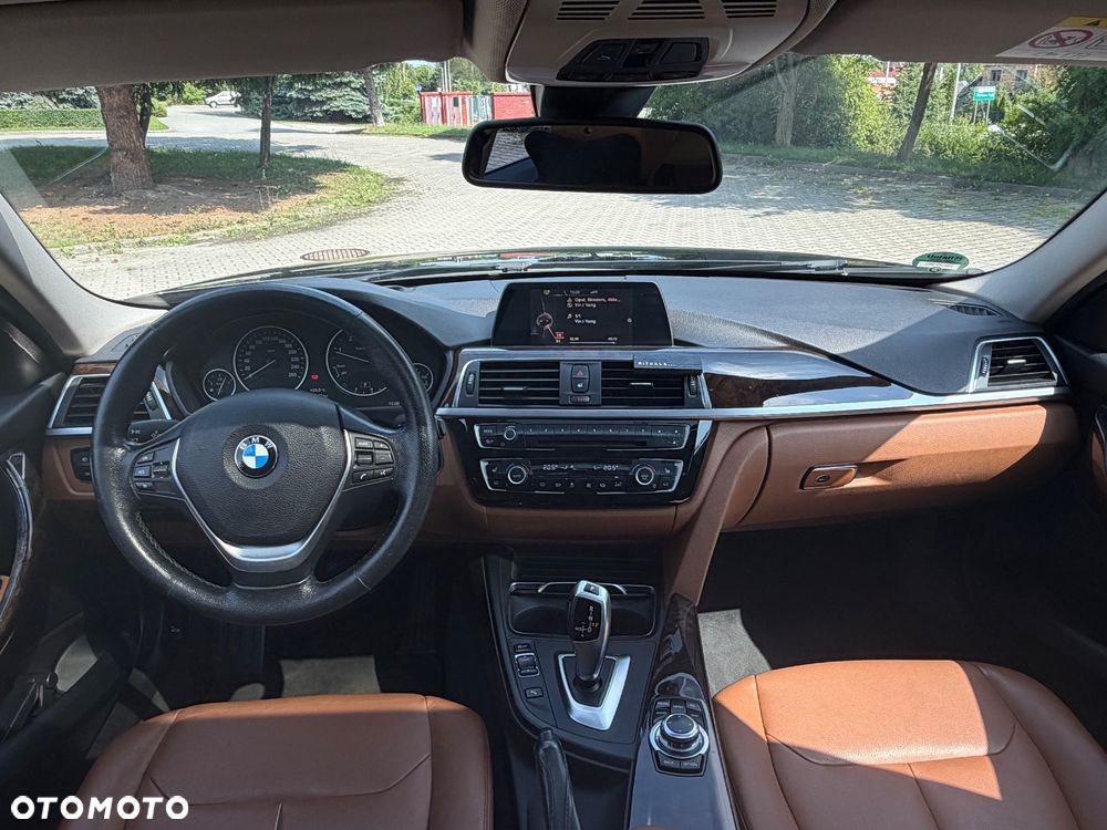 BMW Seria 3 320d xDrive Luxury Line - 11