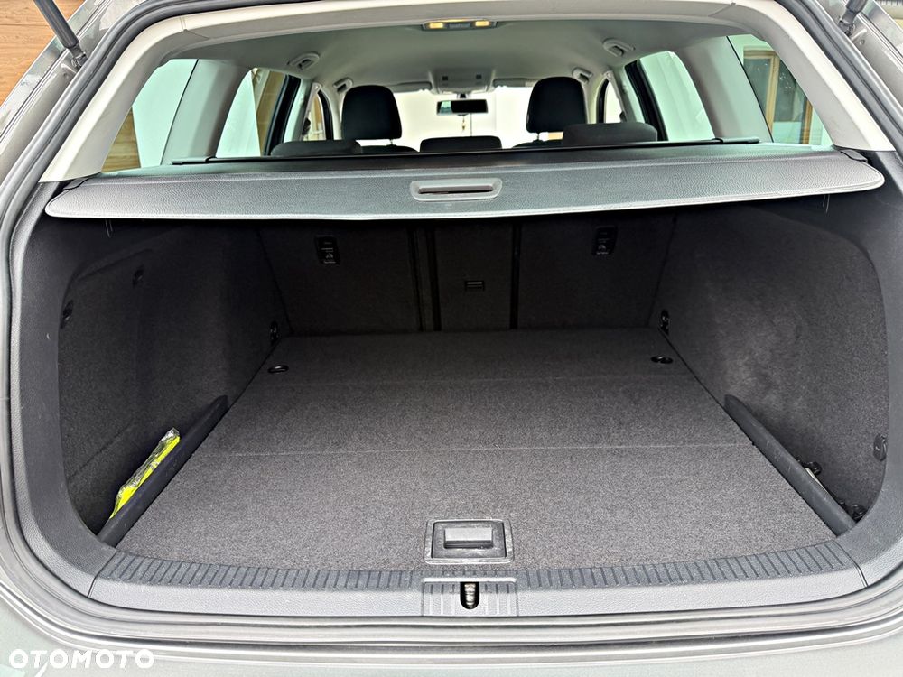 Volkswagen Golf 1.6 TDI BlueMotion Technology Comfortline - 22