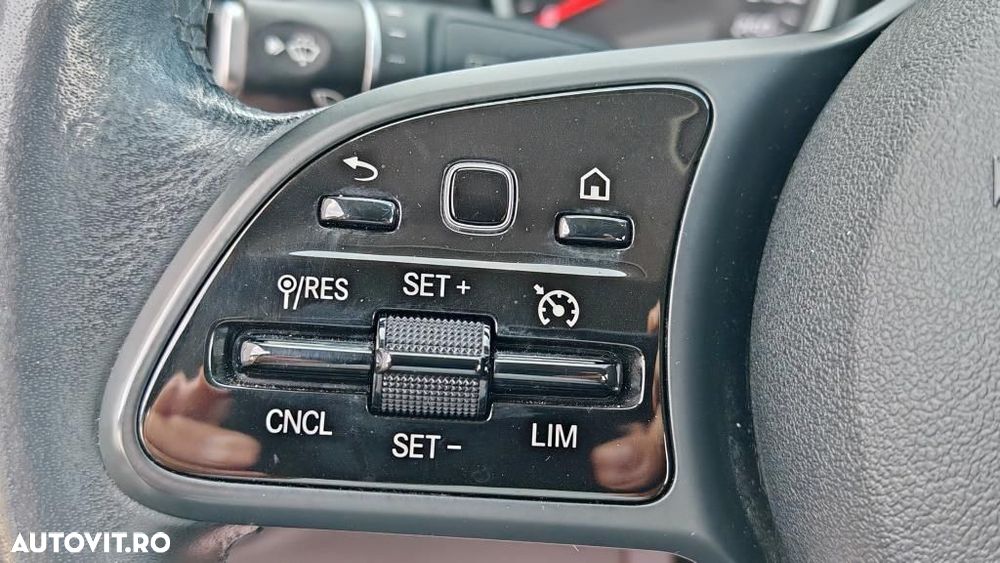 Mercedes-Benz C - 23