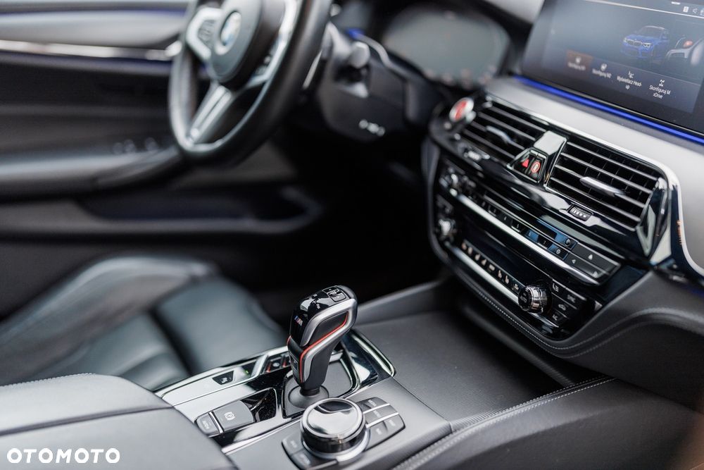 BMW M5 Competition - 19