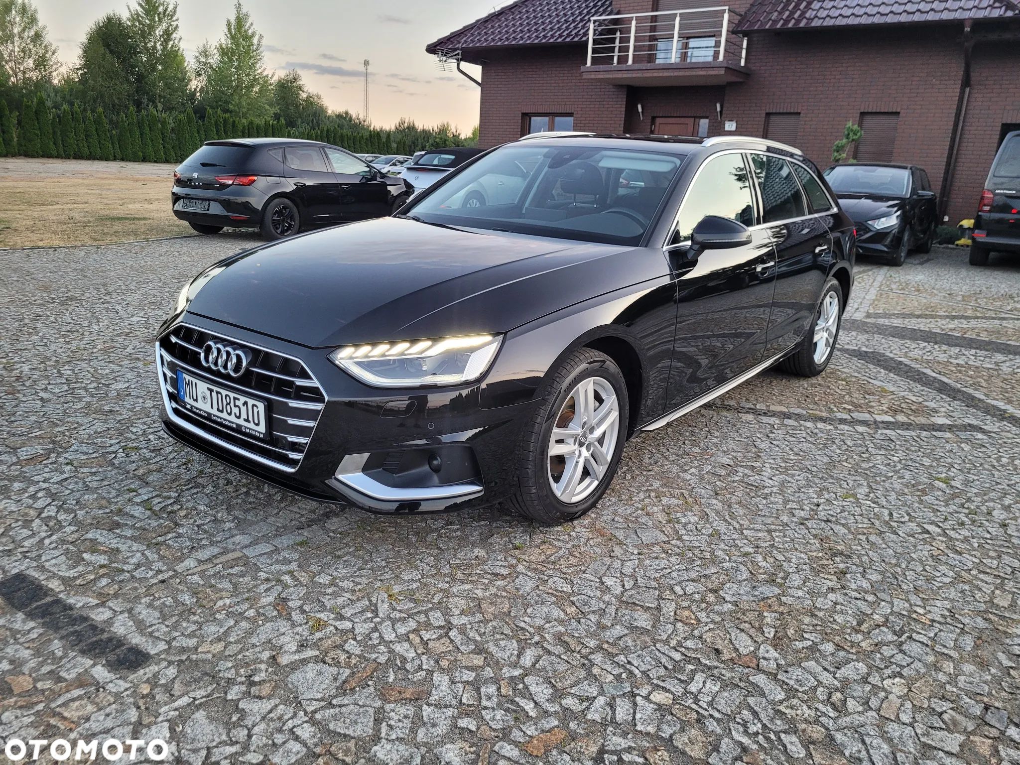 Audi A4 Avant 40 TFSI S tronic - 1