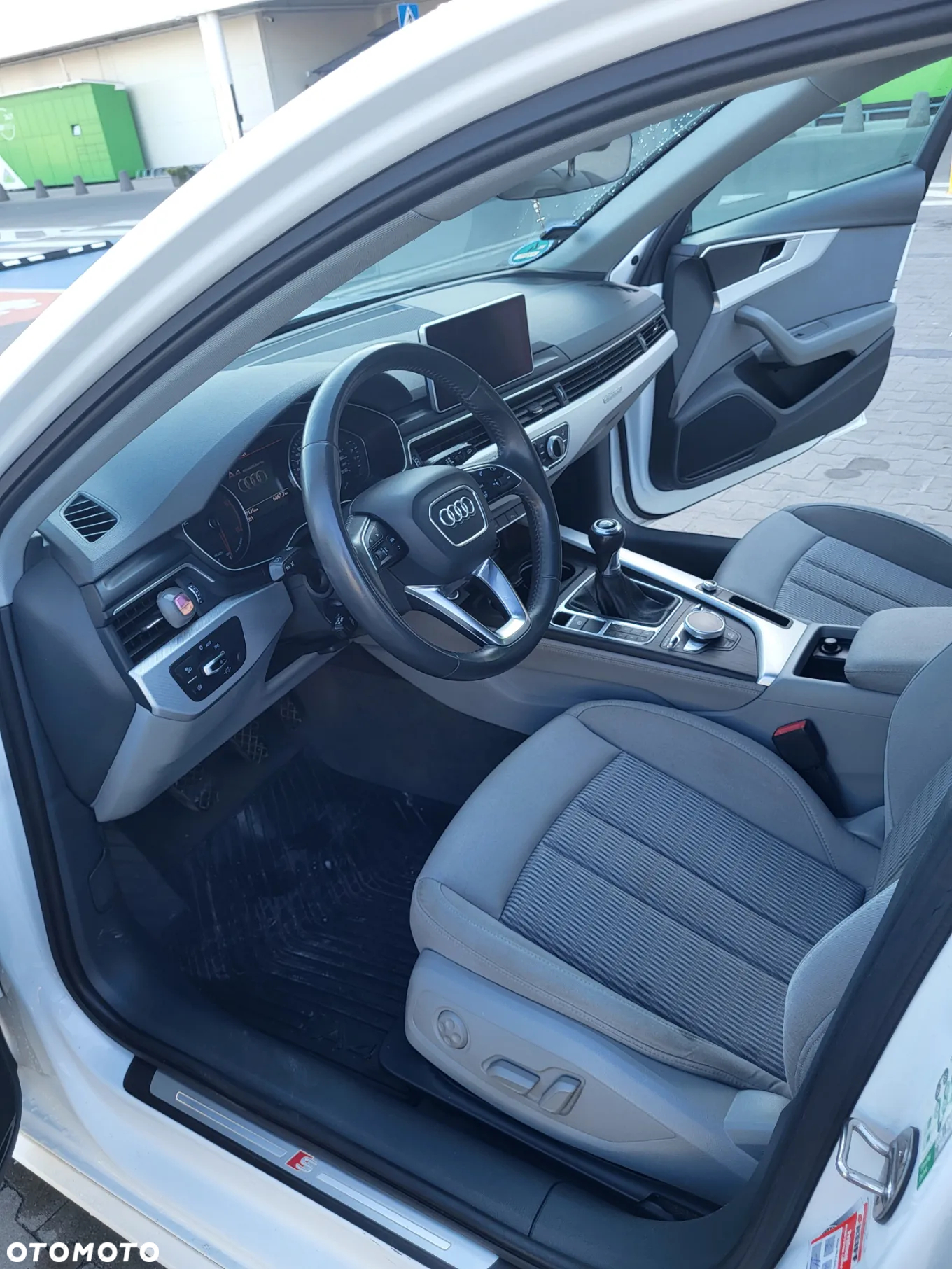 Audi A4 Avant 2.0 TDI DPF clean diesel quattro Attraction - 12
