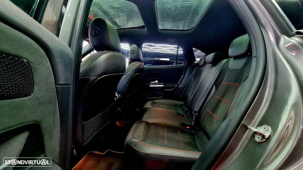 Mercedes-Benz GLA 200 d AMG Line - 18