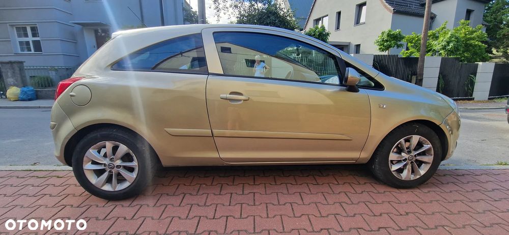 Opel Corsa 1.2 16V - 7