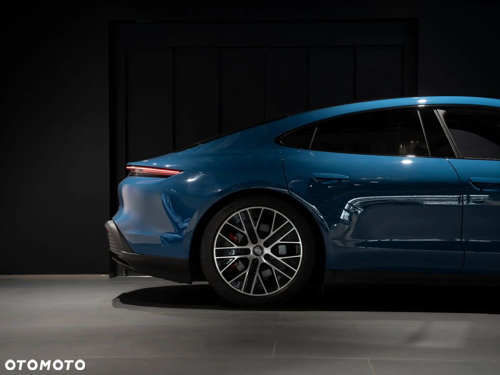 Porsche Taycan - 10