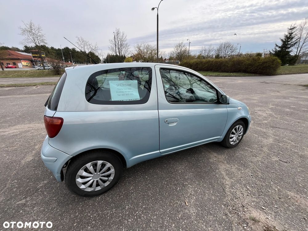 Toyota Yaris 1.0 - 4