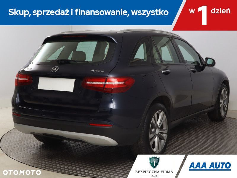Mercedes-Benz GLC - 7