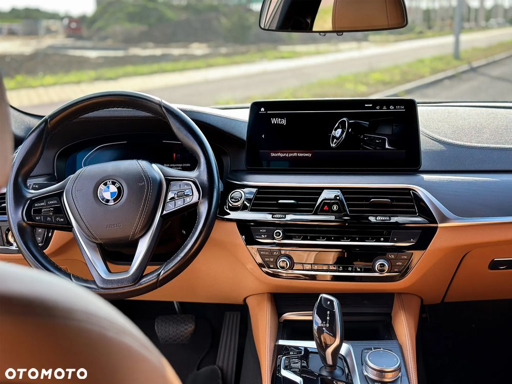 BMW Seria 5 530i xDrive mHEV Luxury Line - 38
