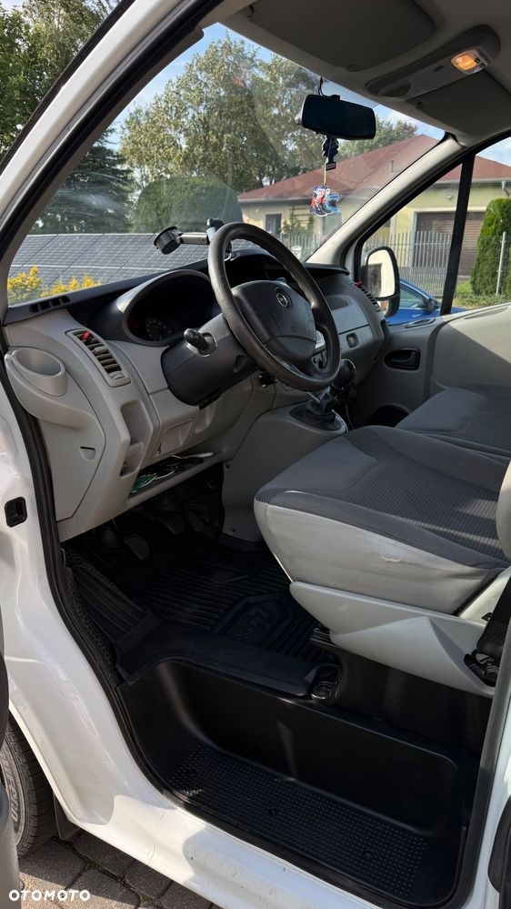 Opel Vivaro L2H1 2.9t - 15