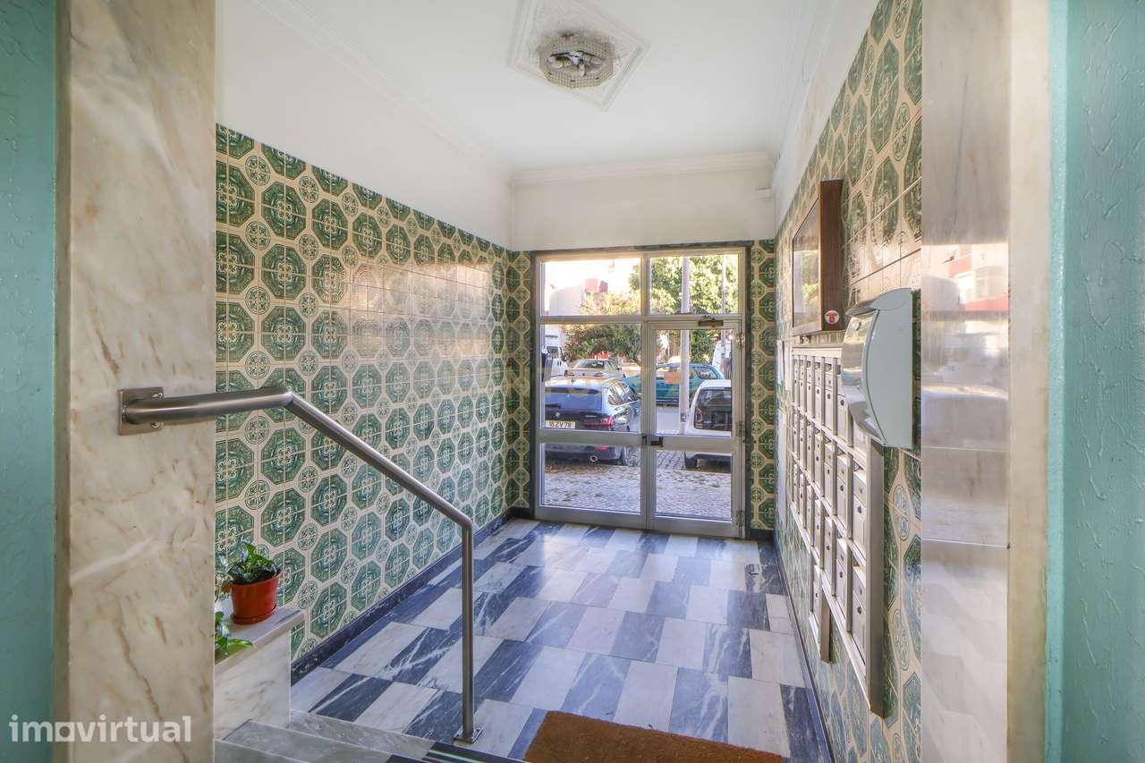 Apartamento T2 em zona central inserido em prédio com 2 elevadores | P - Grande imagem: 3/29