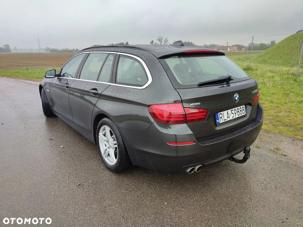 BMW Seria 5 530d xDrive - 7