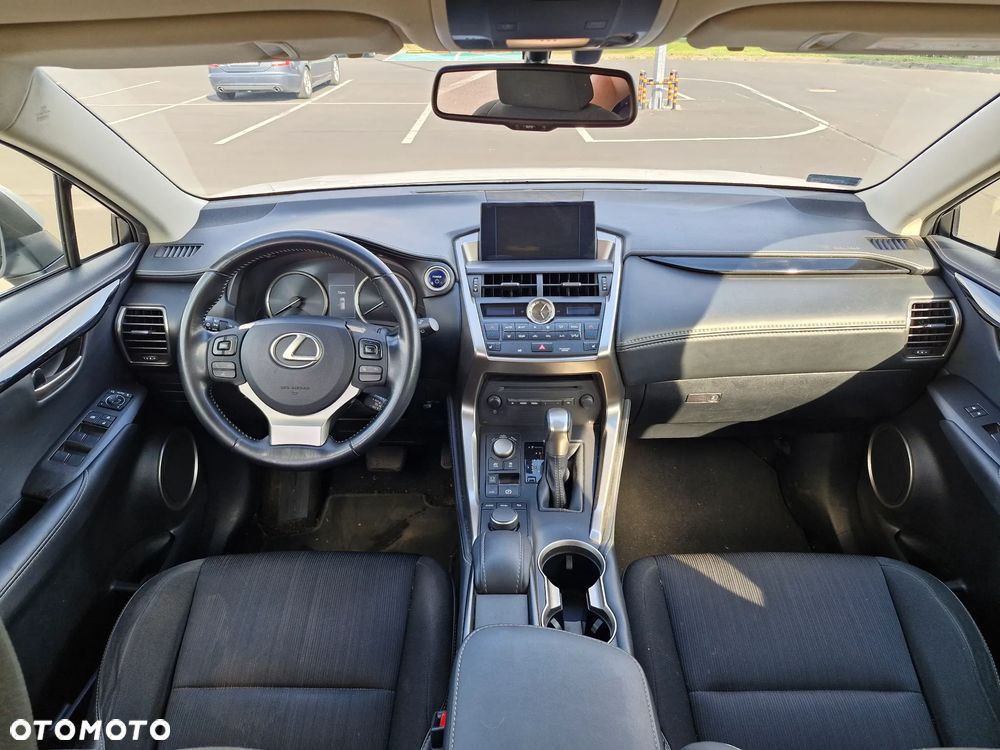 Lexus NX 300h Elite AWD - 34