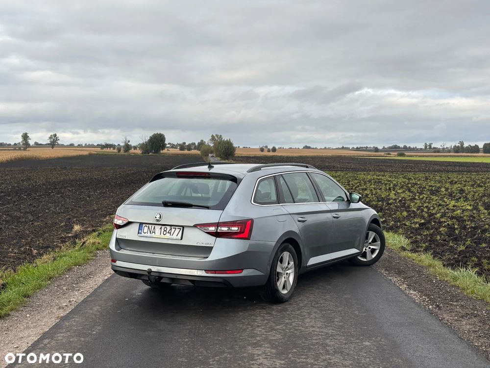 Skoda Superb 1.6 TDI Ambition DSG - 8