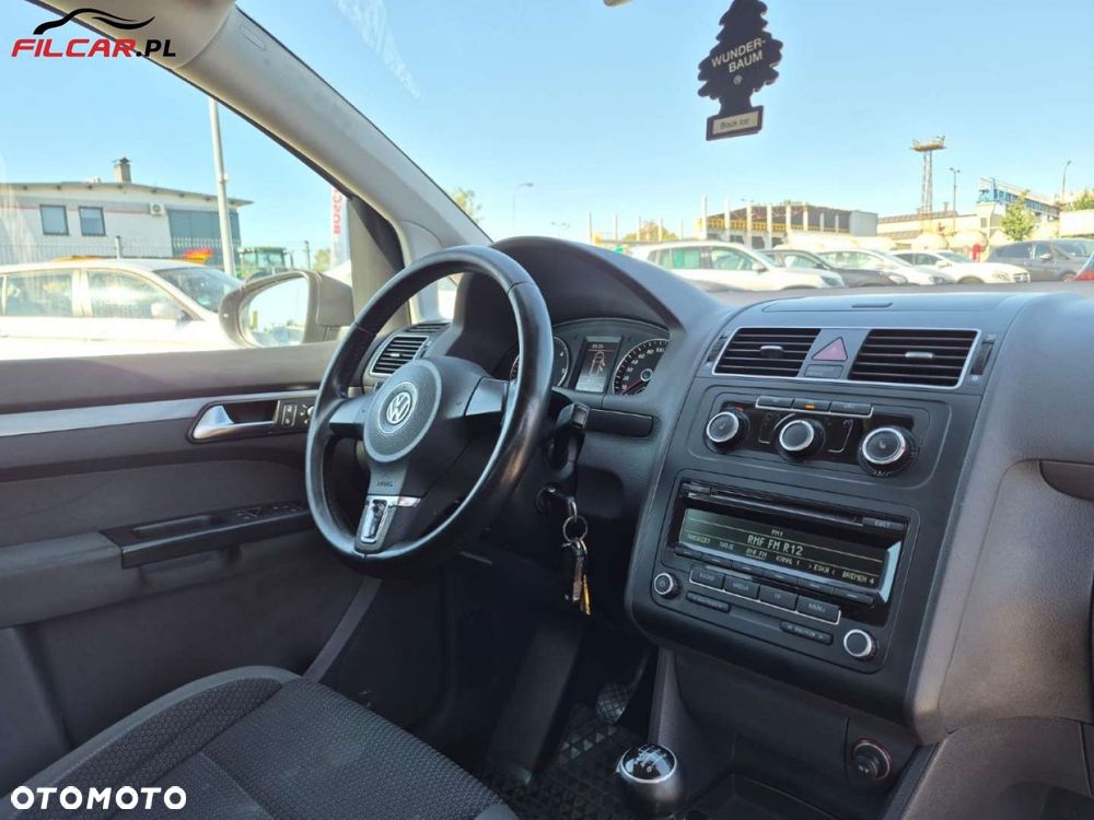 Volkswagen Touran - 9