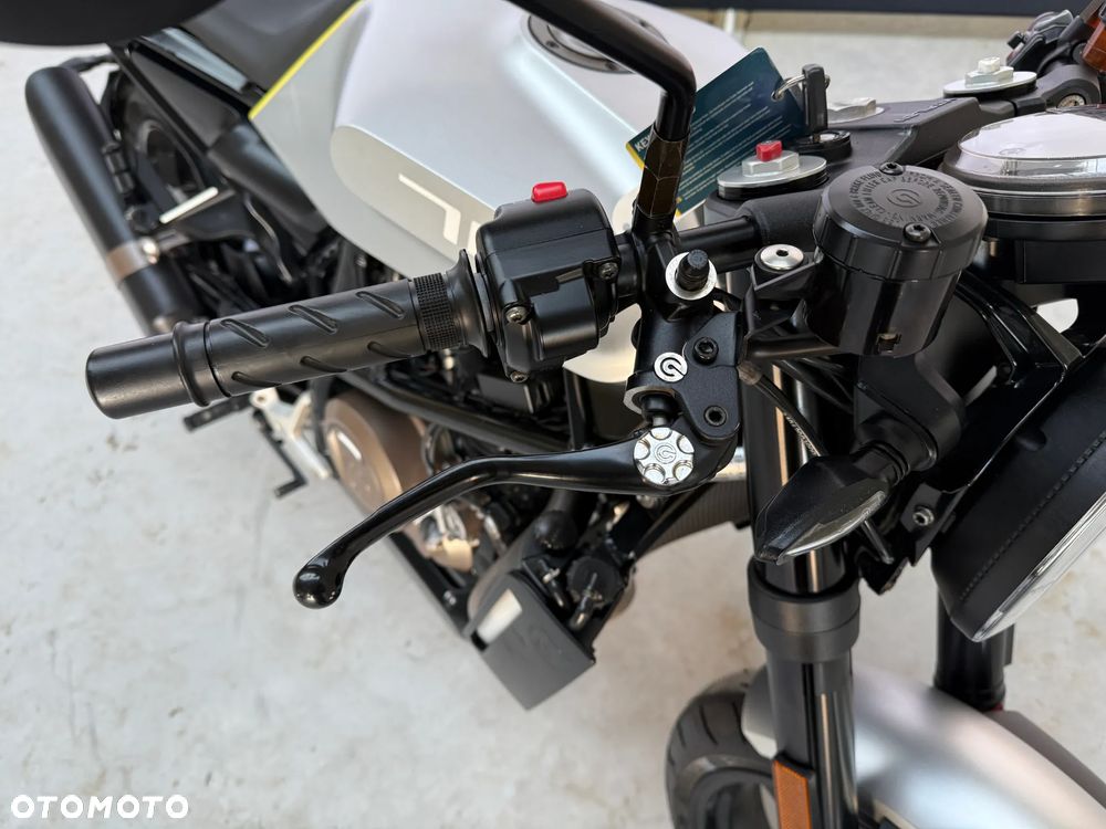 Husqvarna Vitpilen - 23