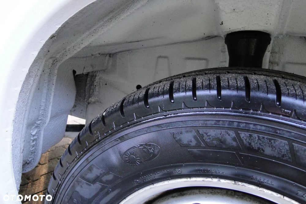 Mercedes-Benz Sprinter - 14