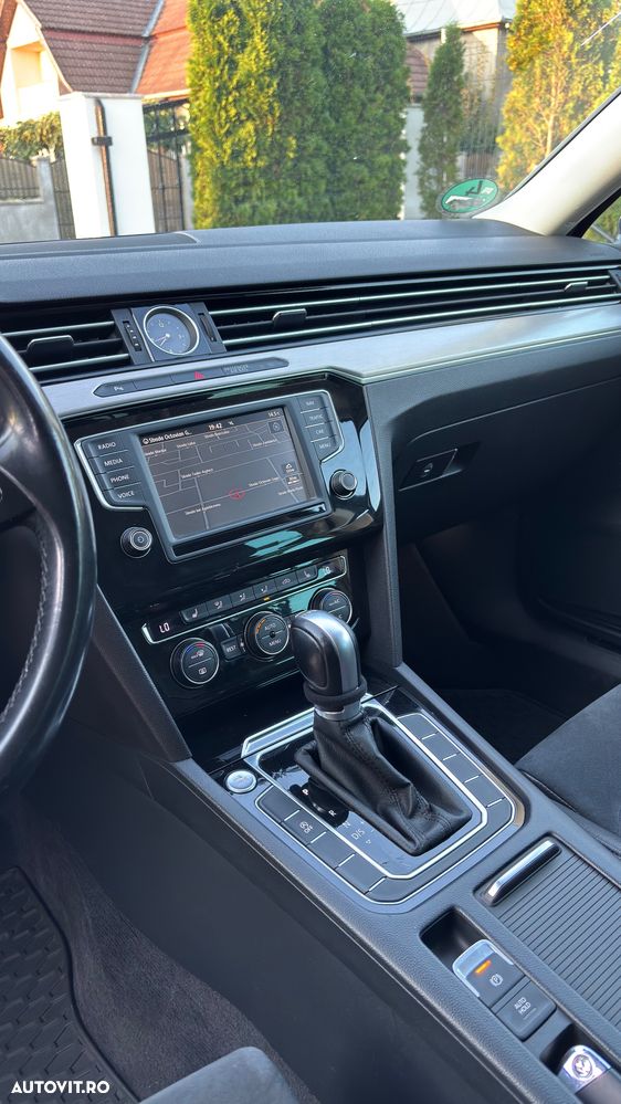 Volkswagen Passat 2.0 TDI DSG (BlueMotion Technology) Comfortline - 10