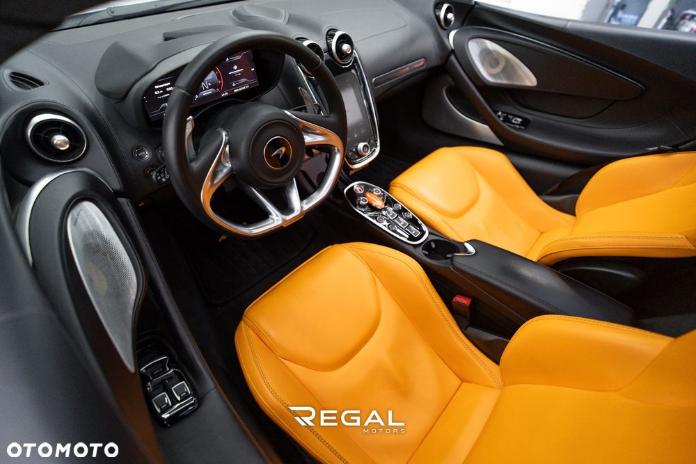 McLaren GT Standard - 20