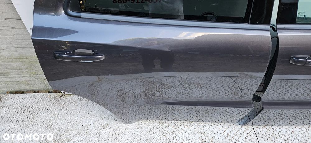 Dodge Durango III LIFT 2017- Kompletne drzwi przód prawy Drzwi przednie prawe  lub Drzwi tył prawy Drzwi tylne prawe Kolor PAU  Oryginalna warstwa lakieru - 19