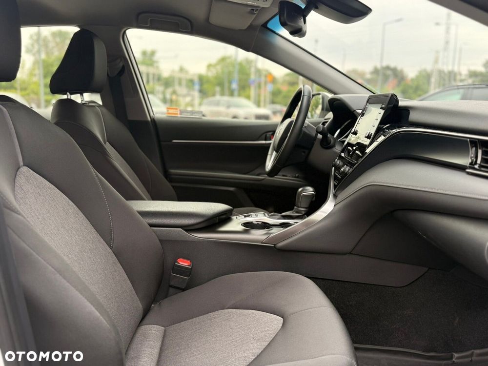 Toyota Camry 2.5 Hybrid Comfort CVT - 18