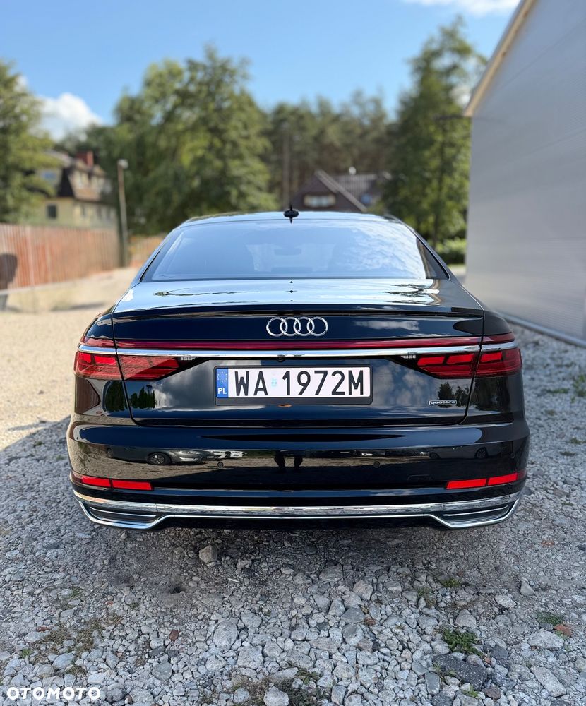 Audi A8 - 6