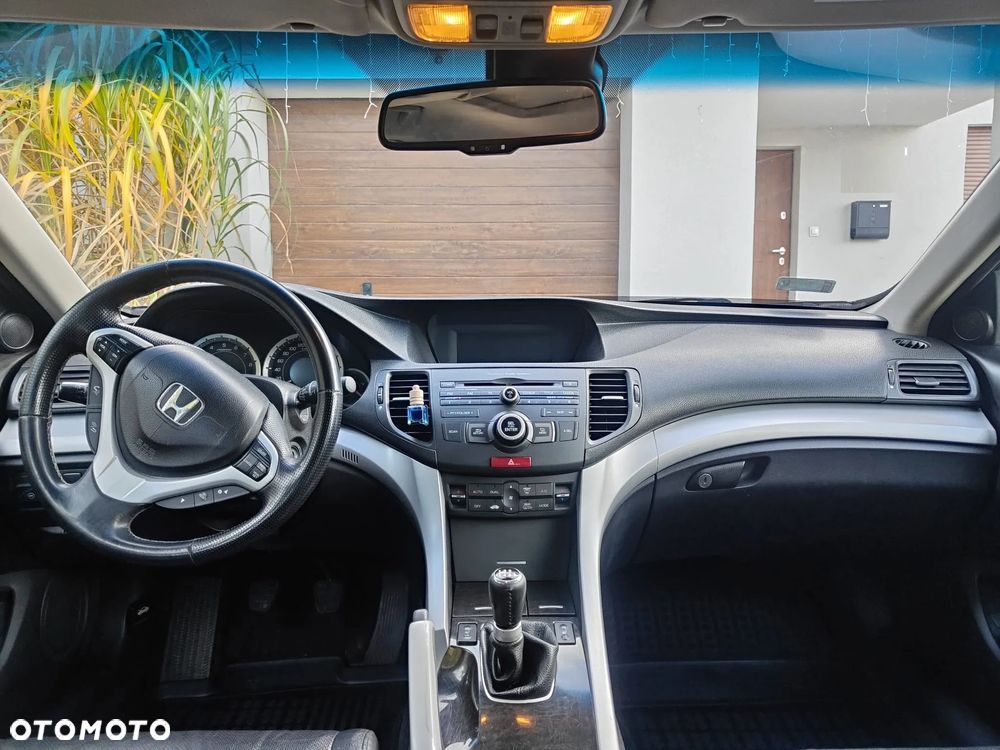 Honda Accord 2.0 Executive - 11