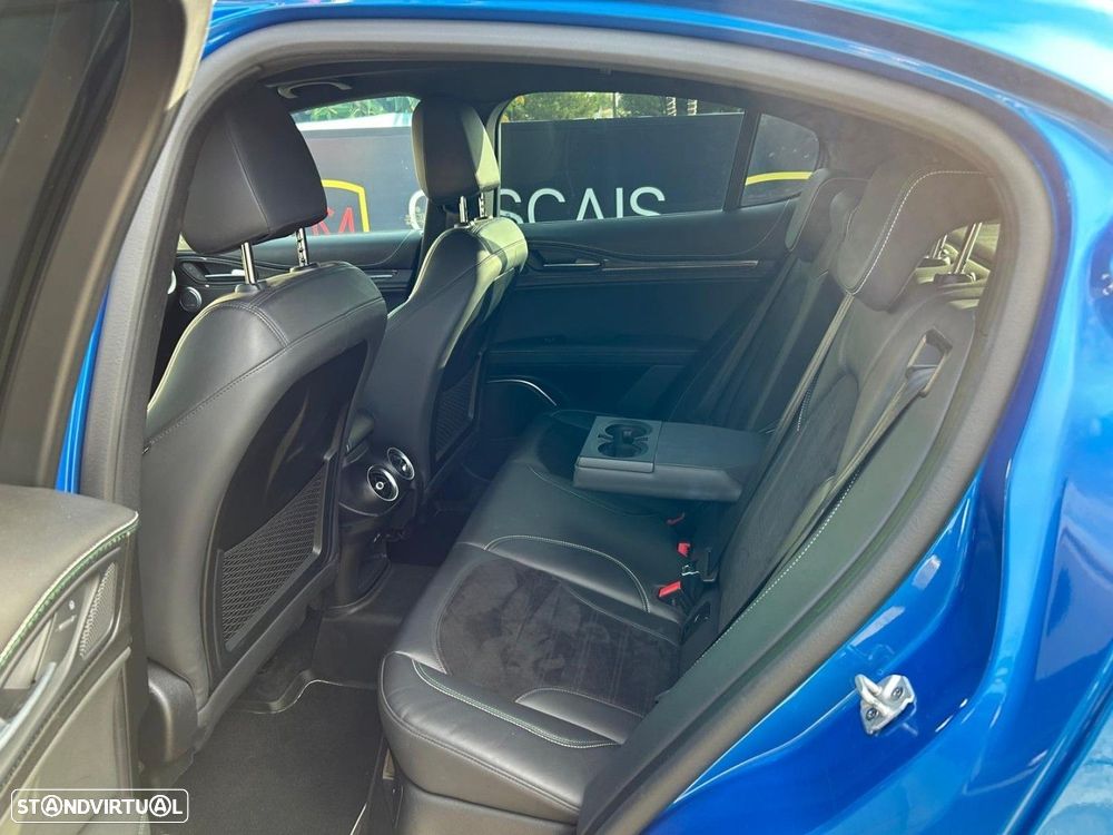 Alfa Romeo Stelvio V6 2.9 Bi-Turbo AT8-Q4 Quadrifoglio - 31