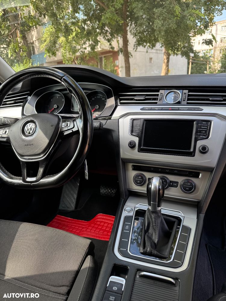 Volkswagen Passat 1.6 TDI (BlueMotion Technology) DSG Comfortline - 12