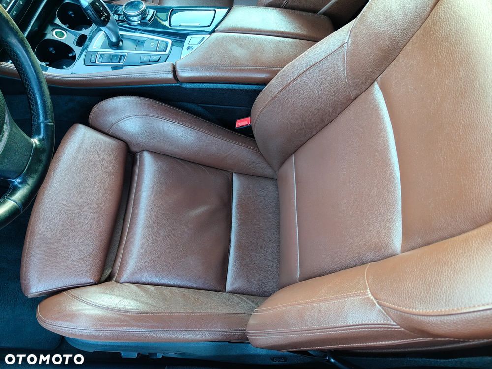 BMW Seria 5 525d xDrive Sport-Aut - 14