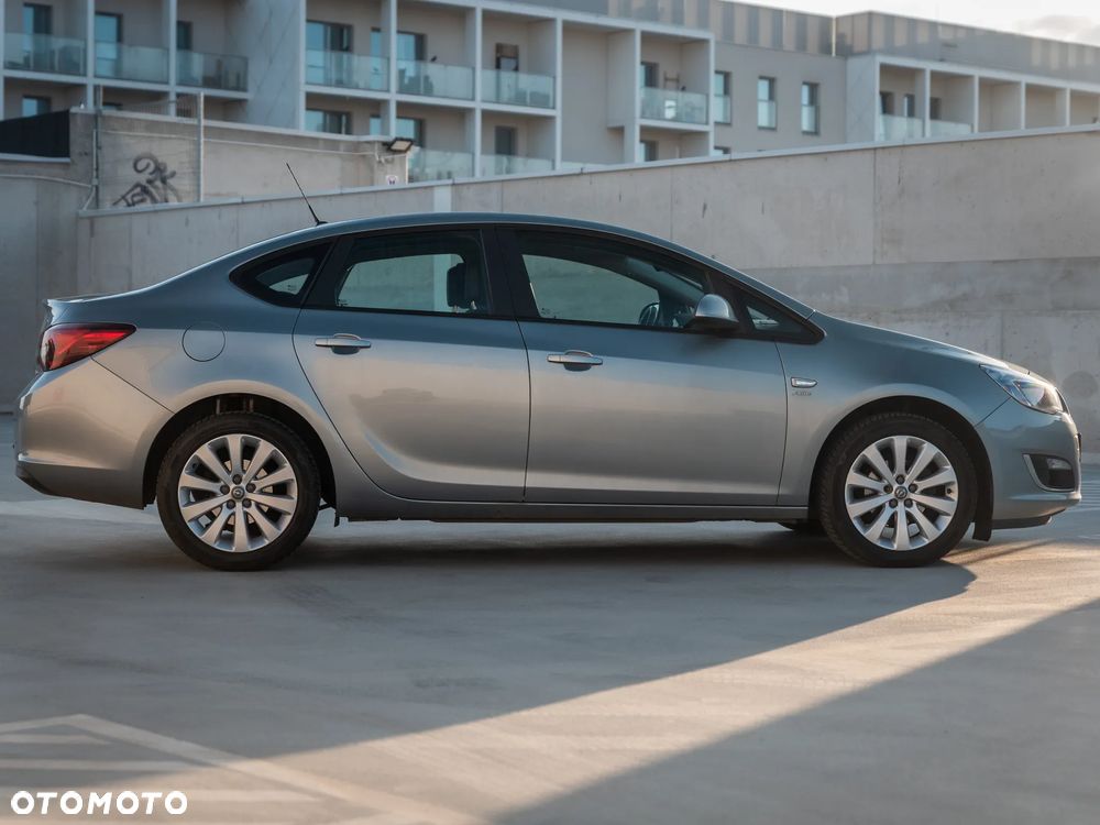 Opel Astra 1.4 T Active - 5