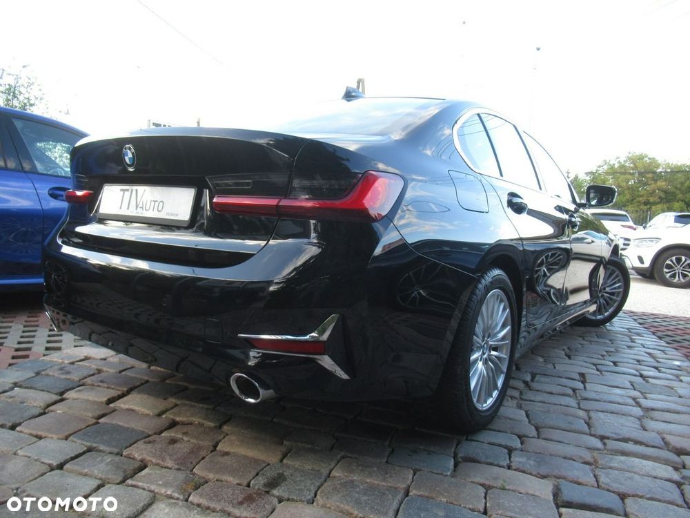 BMW Seria 3 320i Luxury Line - 4