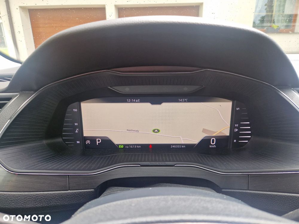 Skoda Superb 2.0 TDI SCR Style DSG - 24