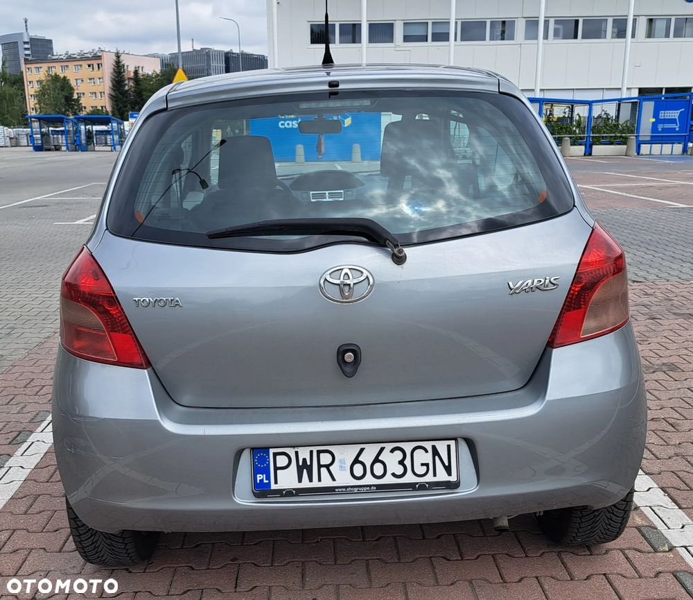 Toyota Yaris 1.0 VVT-i - 3