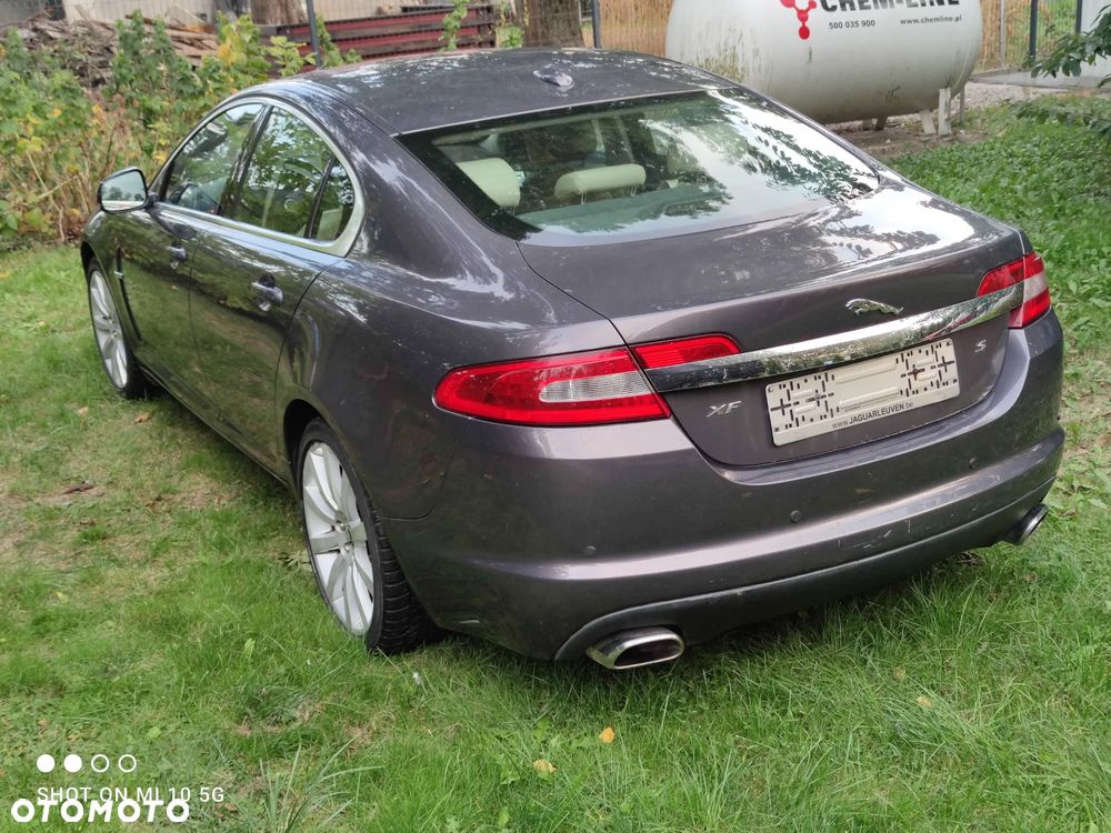 Jaguar XF 3.0 V6 D Luxury - 10
