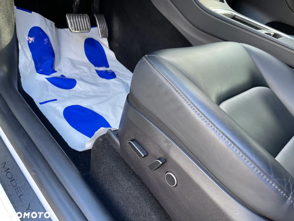 Tesla Model Y Standard - 14