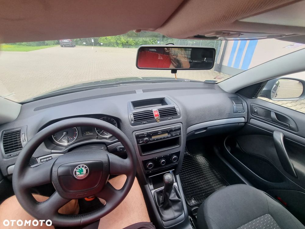 Skoda Octavia 1.6 Ambiente EU5 - 6
