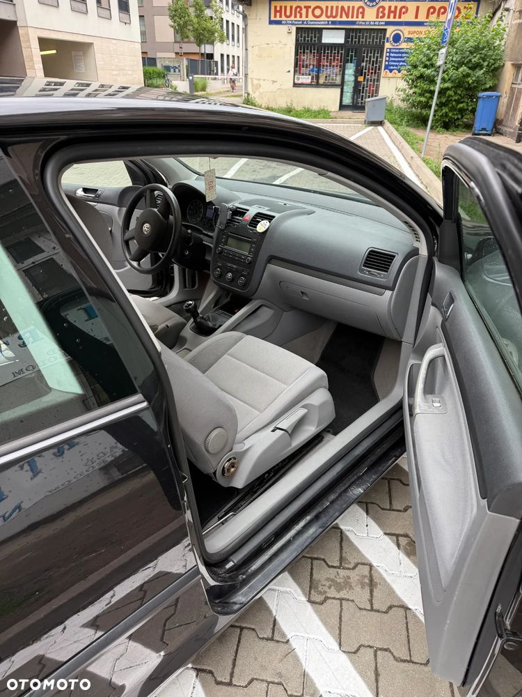 Volkswagen Golf 1.6 FSI Comfortline - 16
