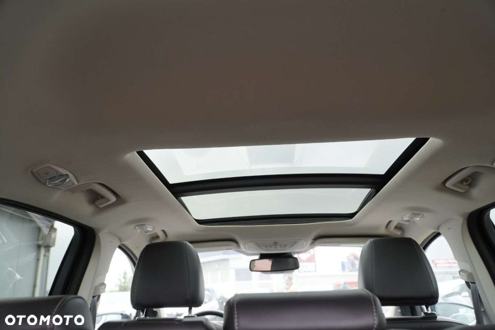 Ford Kuga 2.0 TDCi 2x4 ST-Line - 23